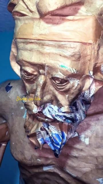 Cómo crear una escultura humana con papel(rostro de anciano)#papiermache #art #shortvideo #escultur