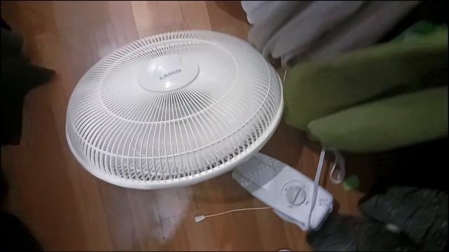 Lasko 16" Oscillating Wall Fan 3016 (2005-06)