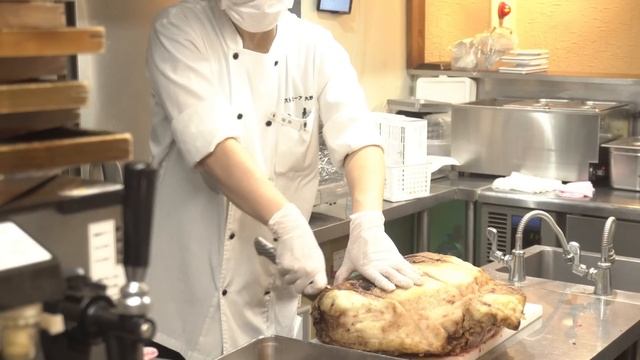 Bigger than MT.FUJI?! Japanese climb the ROAST BEEF MOUNTAIN in Akihabara