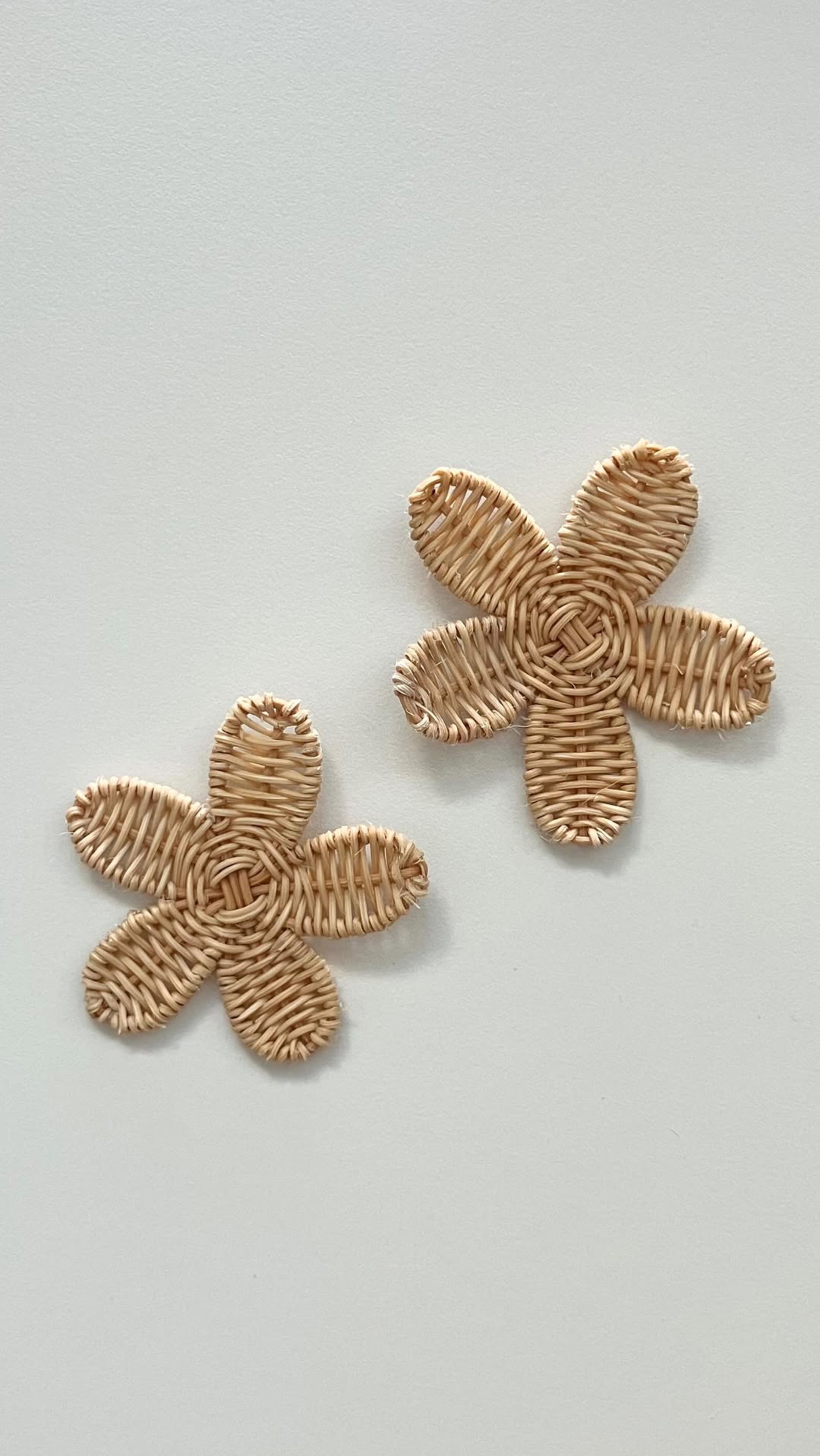 🌼 Цветок из ротанга: очарование весны