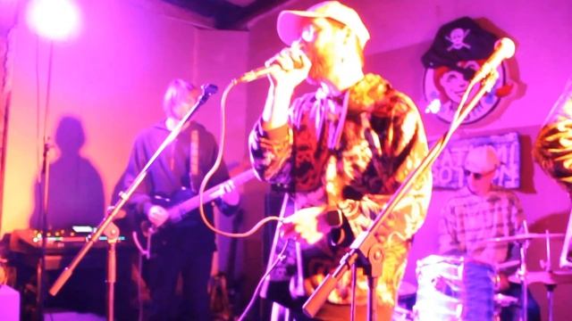 Солнце находит себе глаза - Кожаная морковь (Live BatumiBottom, май 2024)