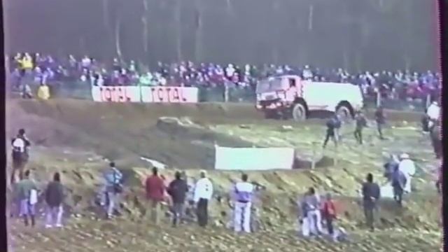 PERLINI 105 F "Red Tiger" on the special prologue of "Paris - Capetown" 1992