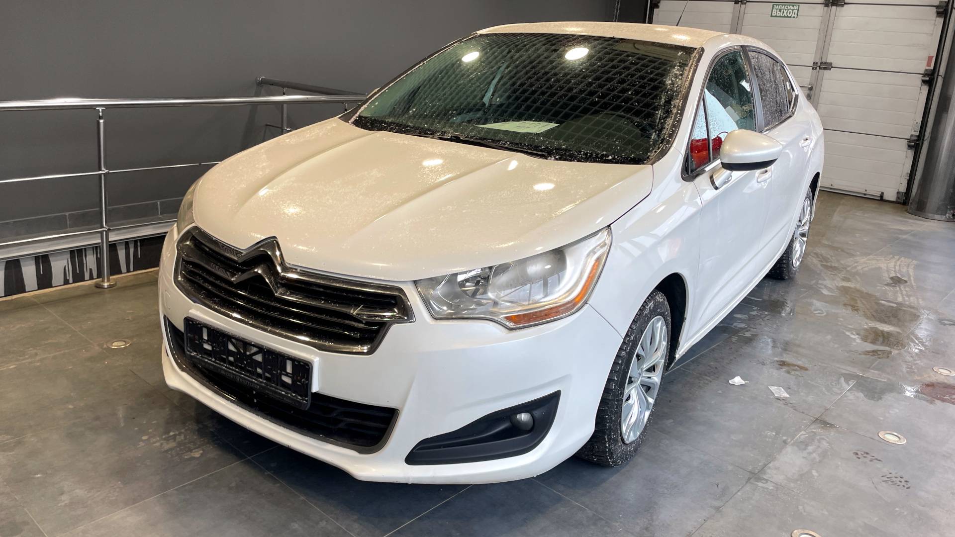 Citroën C4 с пробегом. С пяти метров выглядит не плохо, а что вблизи?