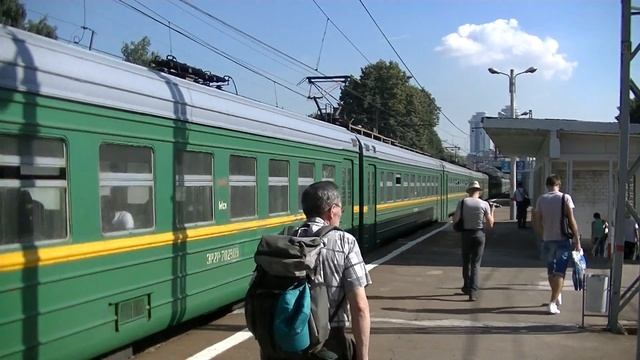 Электропоезд ЭР2Р-7029 платформа Матвеевская