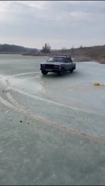 На Маныче утопил корыто.