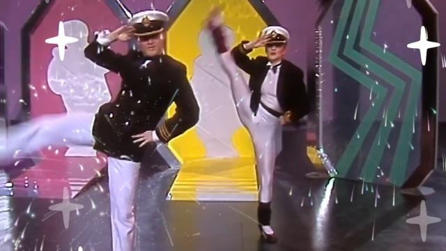 Всех мужчин и защитников Отечества, с праздником! Наилучшие пожелания и небольшой концерт, с любовью