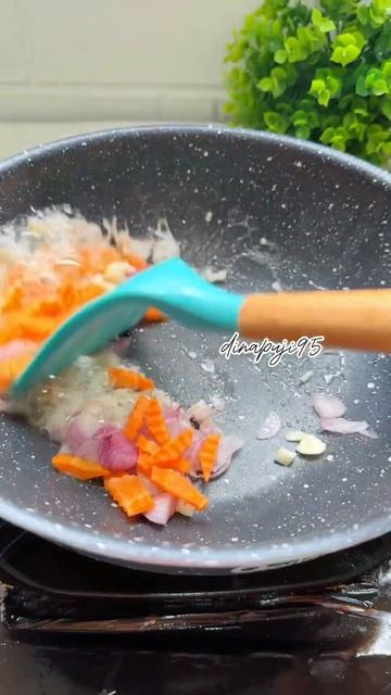 Menu simpel. Ada protein sekaligus sayurannya 😍