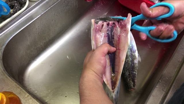 超簡単！100均のハサミ１つで魚の下処理できちゃいます！