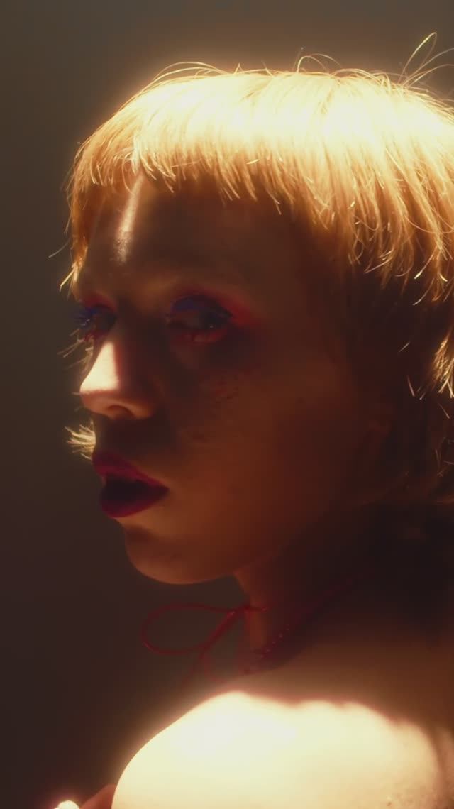 ТОНУ - Обгоняя планету #ТОНУ #ОбгоняяПланету #музыка #клип #indiemusic  #indiepop  #newmusic