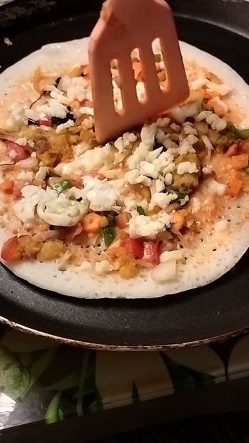 Cheesy Uttapam  #food #foodinspiration #cooking #indiancuisine #indianfood #cheesy #healthyfood