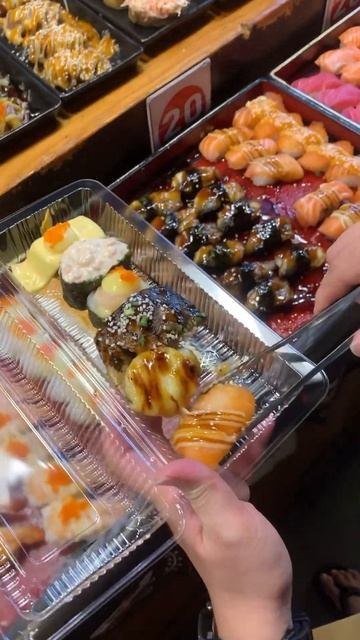 Sushi city in Jodd fairs/ Sushi Kuma #streetfood #food #foodie #viral #thailand #sushi #joddfairs