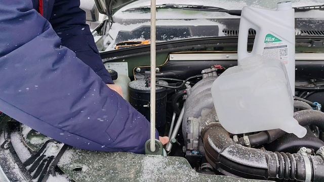 Замена расширительного бачка нивы тревел.