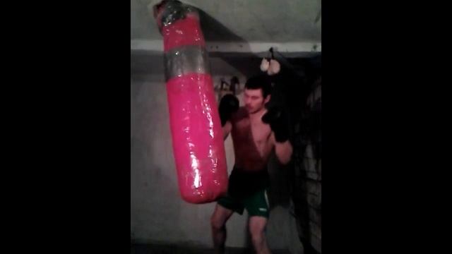 5 и 1 Удары левой рукой по корпусу и в голову!!!
