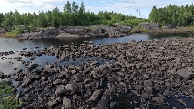 Каменная река