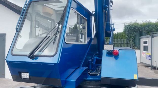 SOLD  - 1997 KATO 10 TON CRANE