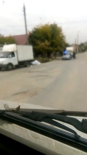 В Волгограде водителя придавила собственная рабочая газель