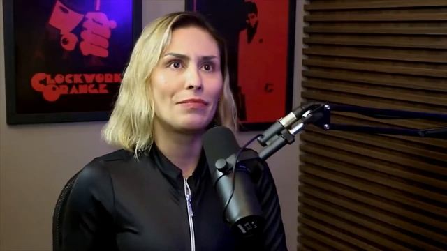 COMO FUNCIONA O CAMERA PRIVE / EMME WHITE NO MAIS QUE 8 MINUTOS PODCAST