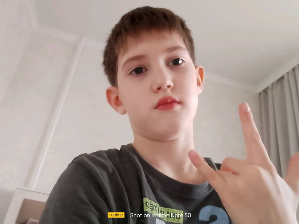 играю в roblox вместе с другом!!!!!!