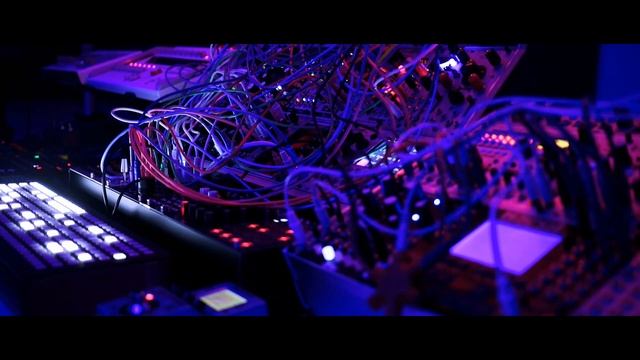 State Azure 'Red Valley' Ambient Modular Performance (E370, Cs-L, Plaits, Nebulae)