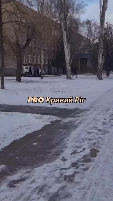 Очередные кадры "мосфильма" из Кривого Рога. Здесь людоловы гоняются на машине за "добровольцем"