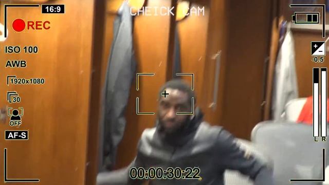 Cheick Diallo Goes Behind the Camera in the Pelicans Locker Room