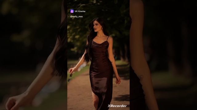 Nelly Mes
Красное платье цвета Испания