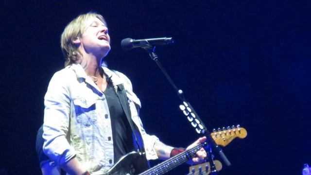 Keith Urban - Blue Bayou (Roy Orbison & Linda Ronstadt  cover) -All For the Hall 2/10/2020 Nashvill