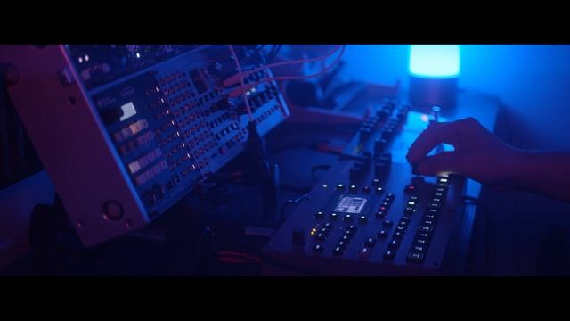 State Azure Kvennavagn - Ambient Performance (Octatrack, Blisko Cello, Omnisphere, Auras, Asgard)