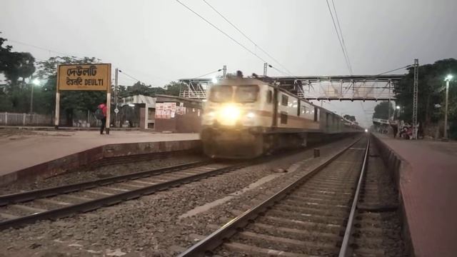 Absolute Ripper ❤️🔥 | Howrah Mysuru Express hauled by SRC WAP 7 shatters Deulti within seconds 🔥