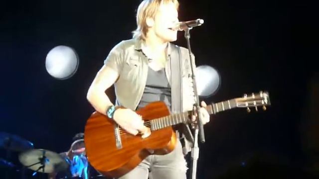 KEITH URBAN -   BREAK ON ME  6.18.2016