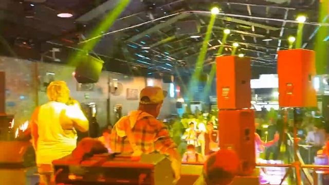Abot Live @ club 99 Lae (Sai Kay)