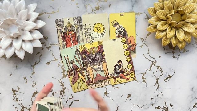 РАСКЛАД НА КАРТАХ ТАРО. ЧТО ДУМАЕТ О ВАС НАЧАЛЬНИК? КАК ПОВЫСИТЬ ЭФФЕКТИВНОСТЬ?