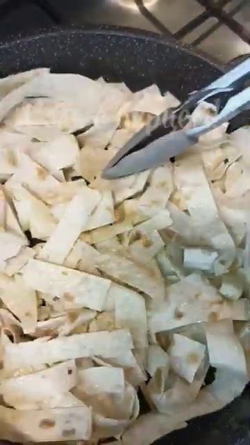 Пицца на сковороде за 5 минут!!! 😋🍕#пиццаизлаваша #рецепты #завтрак #видео #врек #еда #пирог