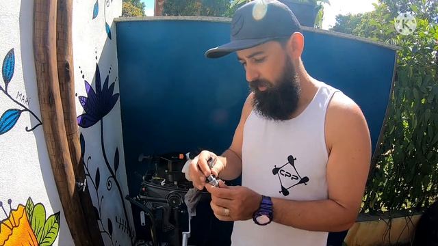 Motor de popa não pega! encharcamento da vela