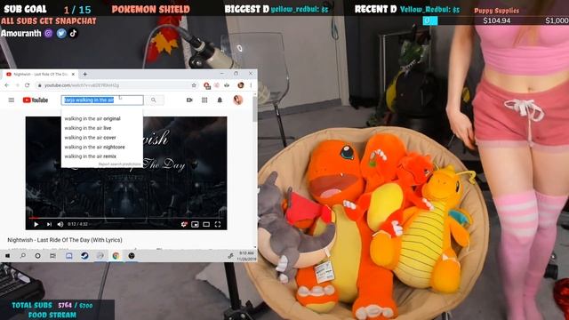 Amouranth show how to kiss 💋💋💋