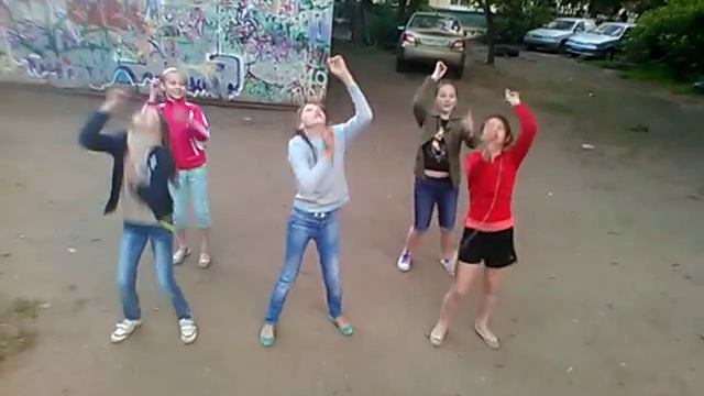 Опа джентельмен танцуем всем двором