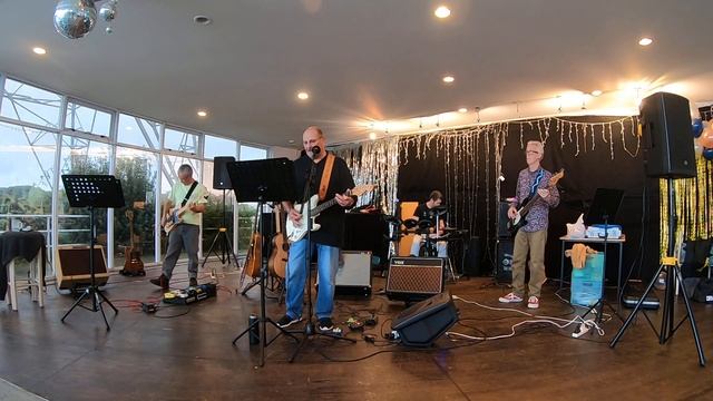 They Call Me The Breeze - JJ Cale cover by Bakelite Brothers.