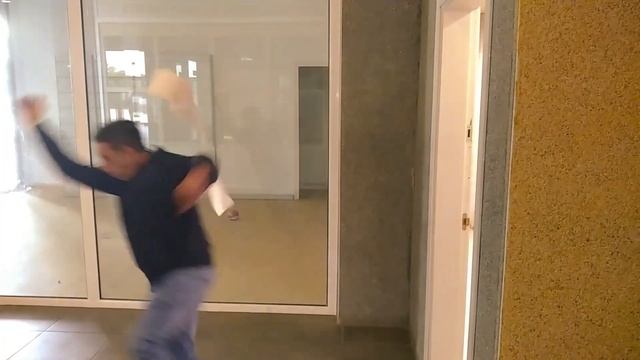 QUE SUERTE LA MIA MINI CORTO COURT-METRAGE (Gérôme JAFFRÉ / Dani ASENSIO)