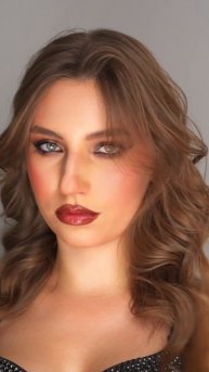 Работа ученицы с обучения «Макияж на богатом»