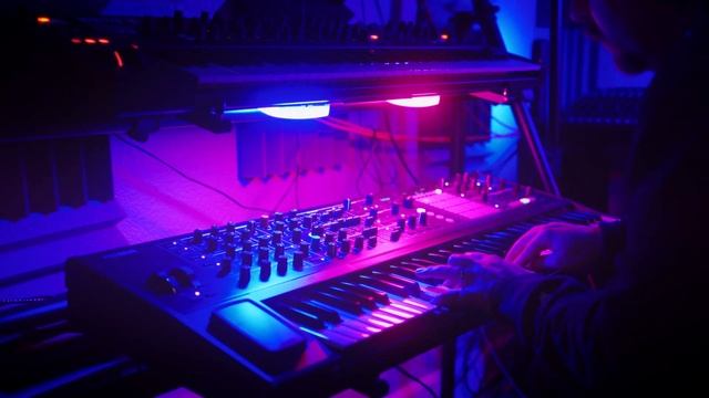 Tefty & Meems MPC Hardware Synth Jam with Vocals