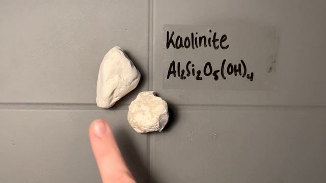 Minerals : Phyllosilicates - Kaolinite