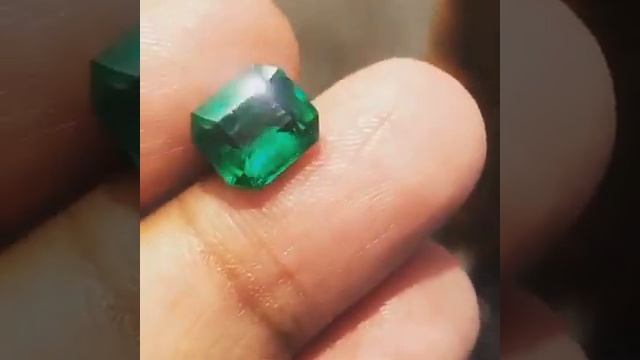Zambian emerald 4 carat size, lovely vivid green and bright piece