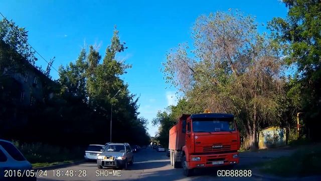 Камаз 320 BHA 02. Постоянная стоянка на улице Койчуманова. Между 10-А и 6 микрорайоном. Алма-Ата.