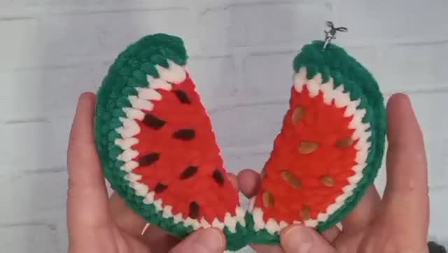 Брелок для ключей своими руками. Брелок арбуз