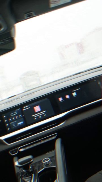 🚗 Элегантность, скорость и стиль — всё в одном автомобиле!