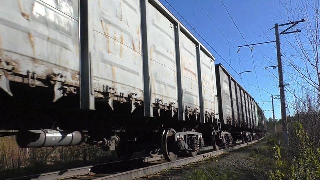 "В день Победы". ТЭМ7А-0124 с вывозным поездом