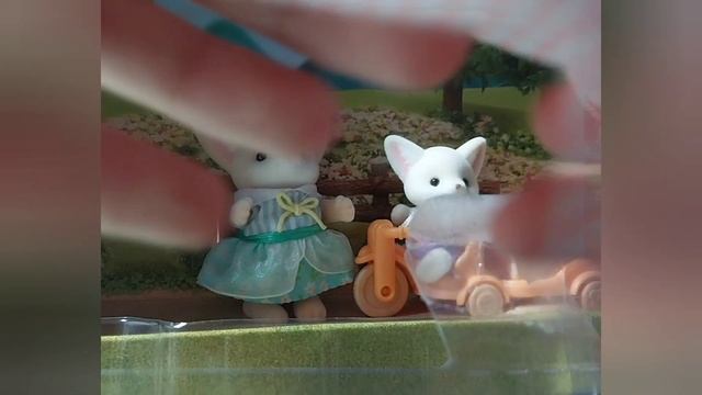 Sylvanian Families - Sunny Picnic Set - Fennec Fox Sister & Baby Unboxing