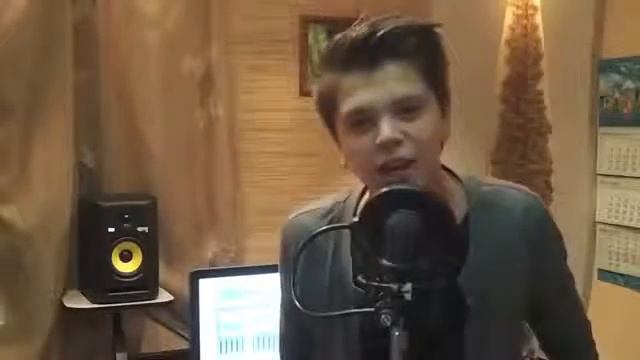 Элвин Грей поздравляет с 8 Марта