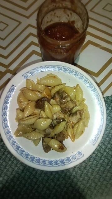 Макароны с мясом, домашняя аджика
