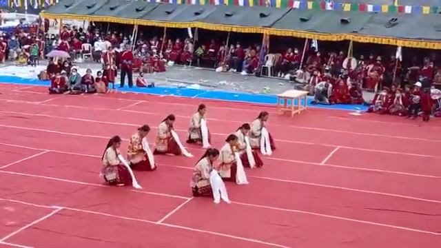 monpa dance at khinmey Gimpa